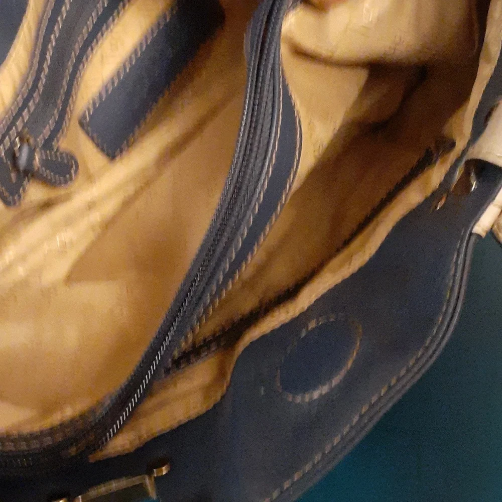 Vintage Tignanello leather handbag blue and white with 2 silver handles - Picture 5 of 6